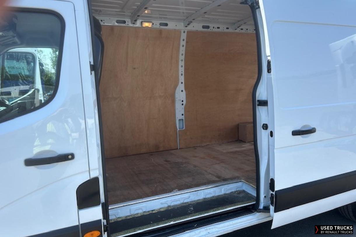 Renault Trucks Master 145