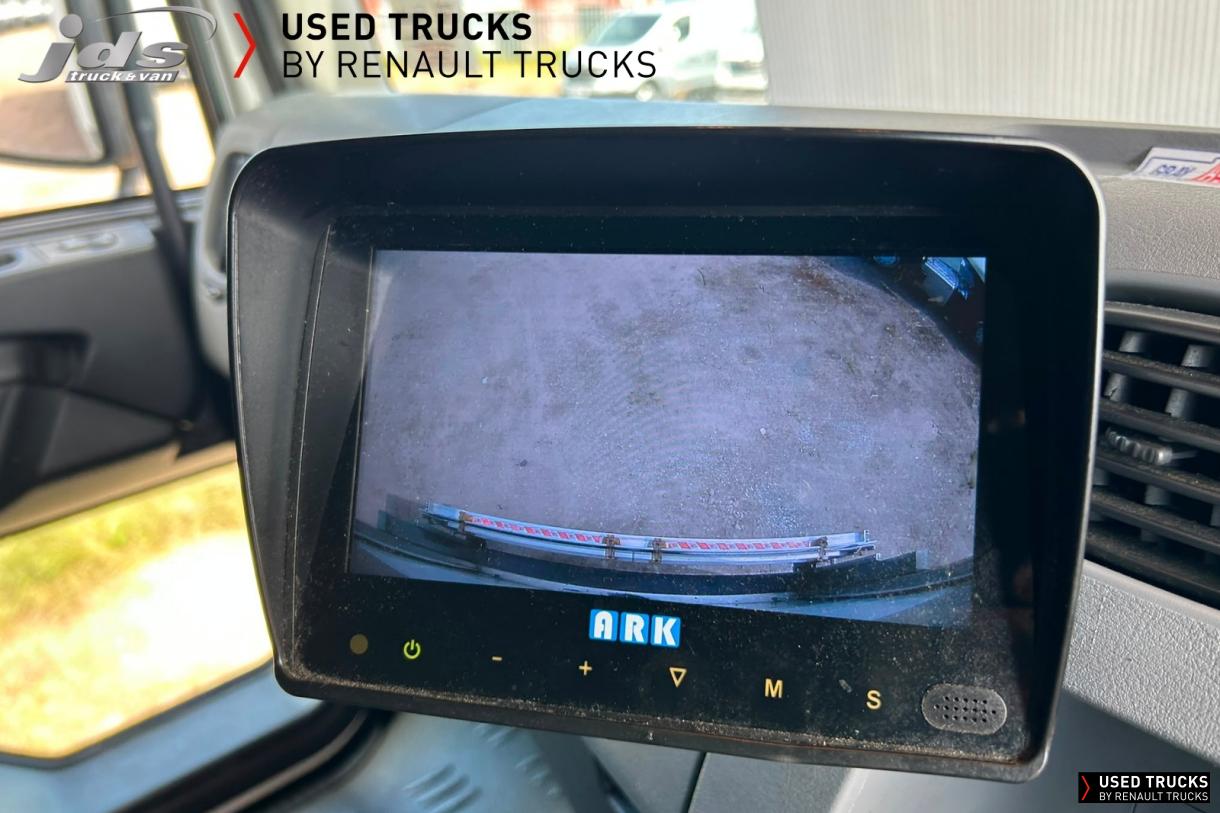 Renault Trucks D Wide 320