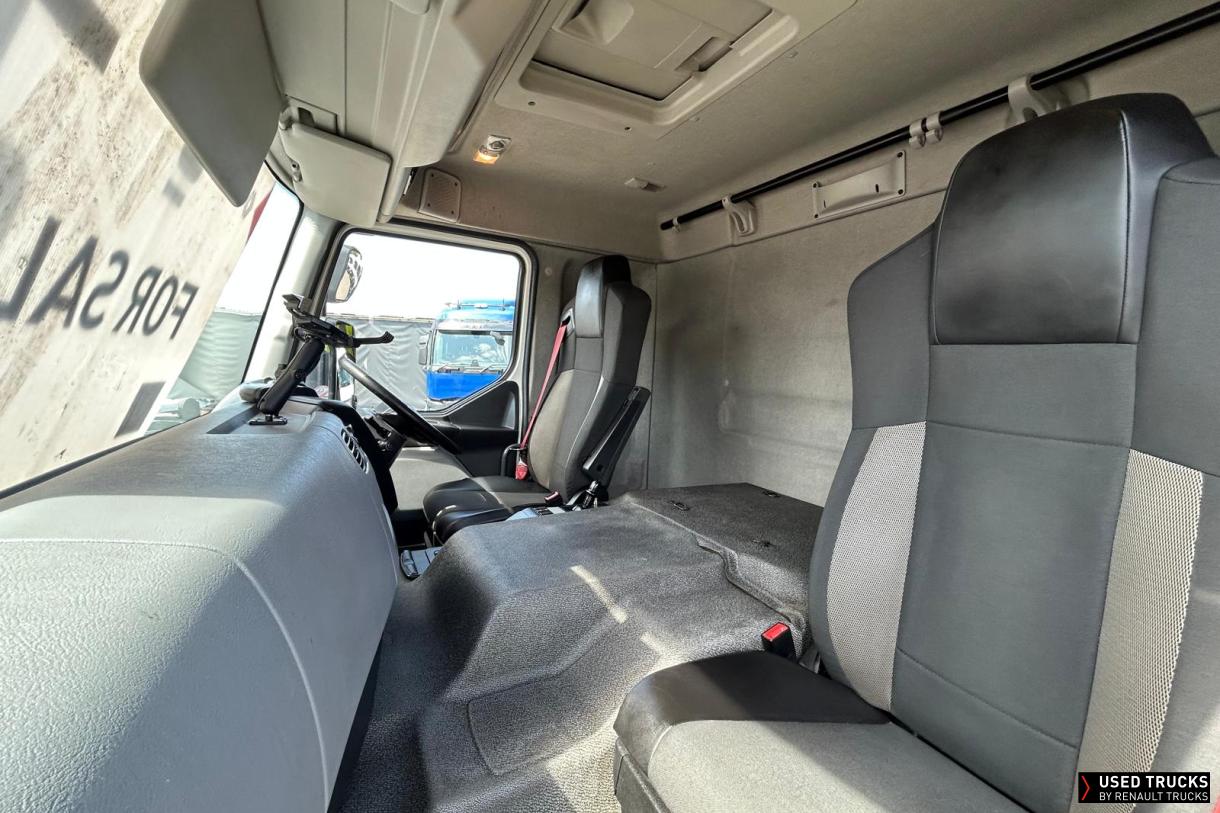 Renault Trucks D Wide 320