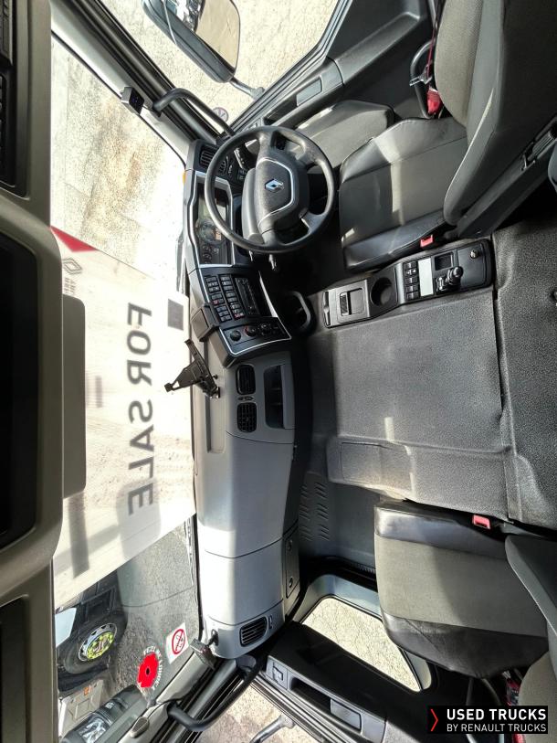 Renault Trucks D Wide 320